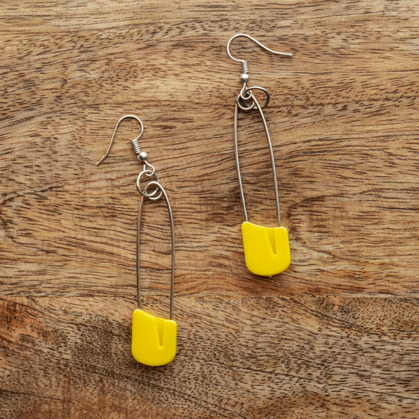AE 13.1 Plastic Cap Safety Pin Hanging Earrings