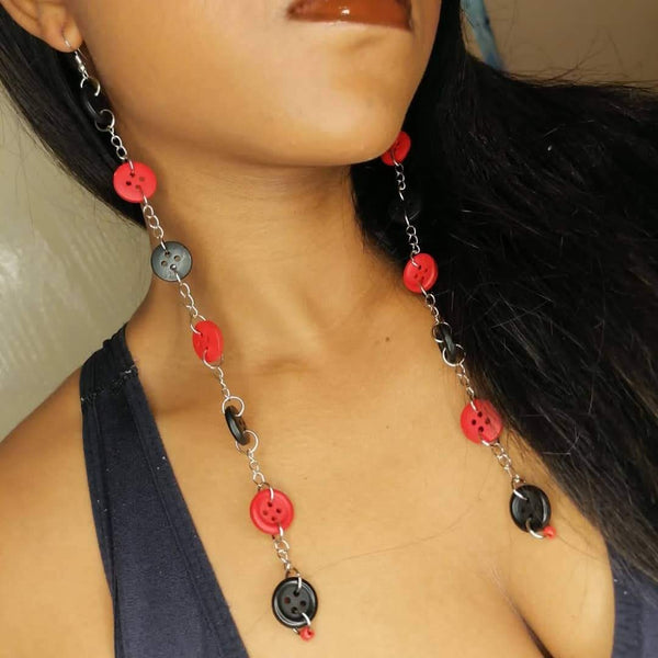 AE 16.1 Long hanging button earrings