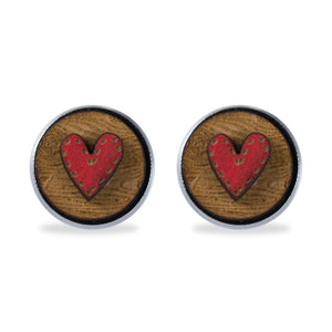 AE 23.1 Round wooden studs with a heart