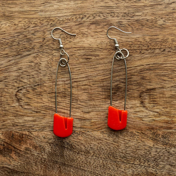 AE 13.1 Plastic Cap Safety Pin Hanging Earrings
